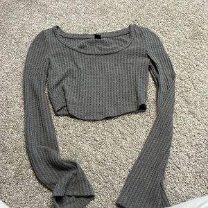 Grey long sleeve crop top.